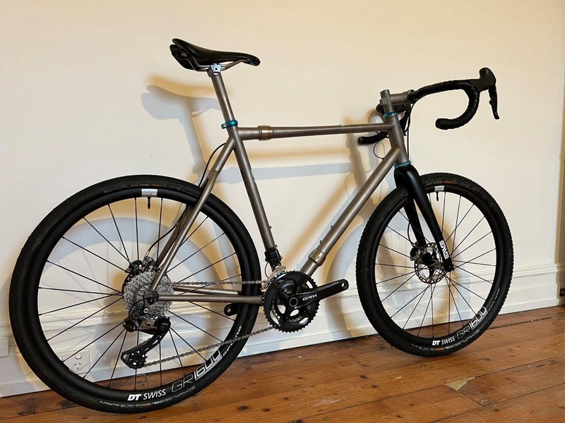 Moots Psychlo X RSL - Titanium travel bike with GRX Di2 & Enve build64652862763779111