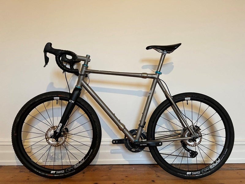 Moots Psychlo X RSL - Titanium travel bike with GRX Di2 & Enve build64652862763779114