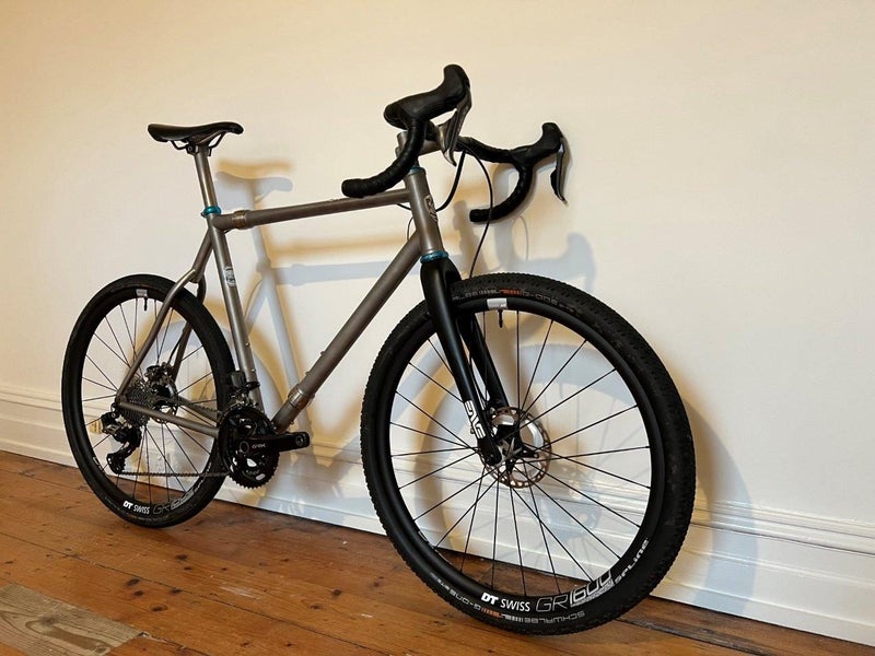 Moots Psychlo X RSL - Titanium travel bike with GRX Di2 & Enve build64652862763779112