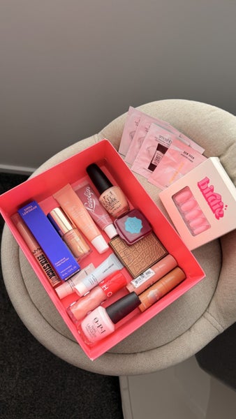 Makeup bulk- Laura mercier, benefit, Glow recipw, OPI, Emma Lewisham, Tarte etc Carousel 2