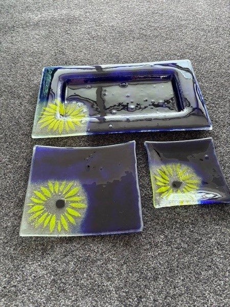 Beautiful and rare "Julie O" serving dishes (Vintage) Carousel 2