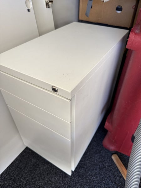 Office drawers x2 for under desk auction for 2 Carousel 1