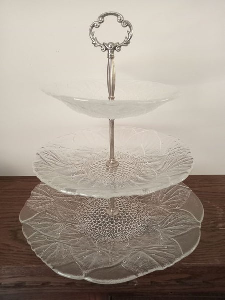 RETRO GLASS 3 TIER CAKE / CUPCAKE STAND Carousel 1