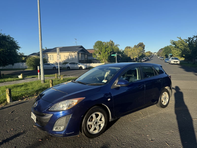 2011 Mazda Axela64653379490435110