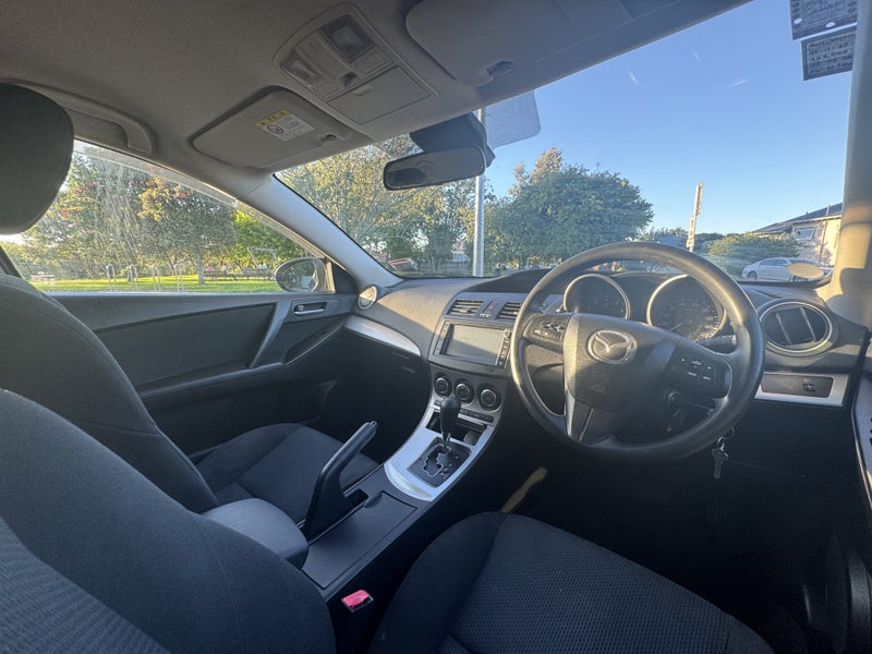 2011 Mazda Axela64653379490435112