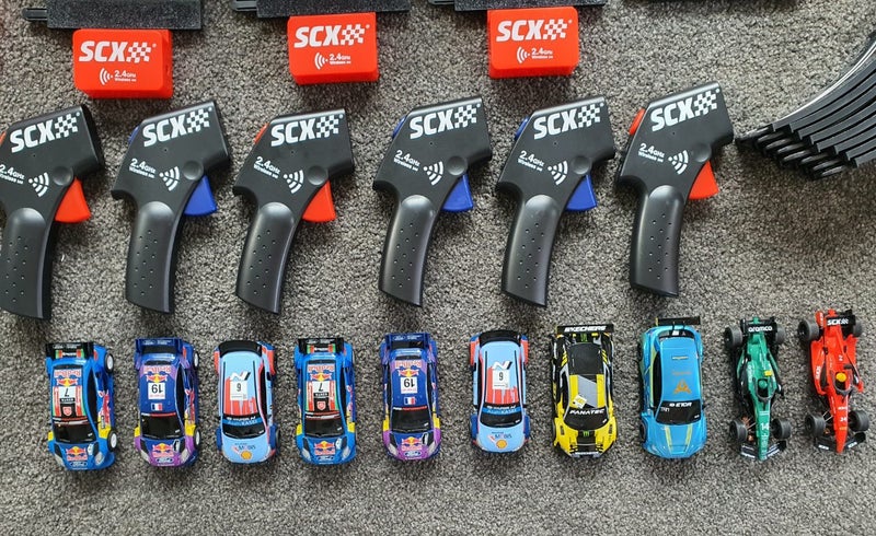 SCX Compact / Scalextric 1/43 Slot Car set Carousel 2