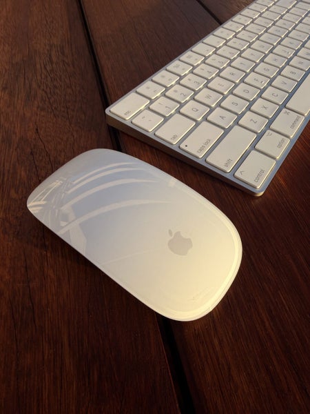 Apple Magic Keyboard & Mouse64653216348673111