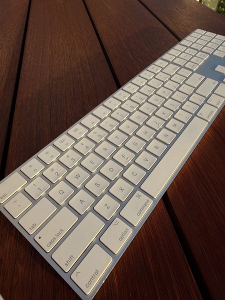Apple Magic Keyboard & Mouse64653216348673112
