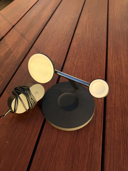 Belkin 3-in-1 wireless charging stand with magsafe64653241400194112