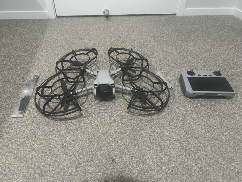 DJI Mini 3 (DJI RC) Carousel 1