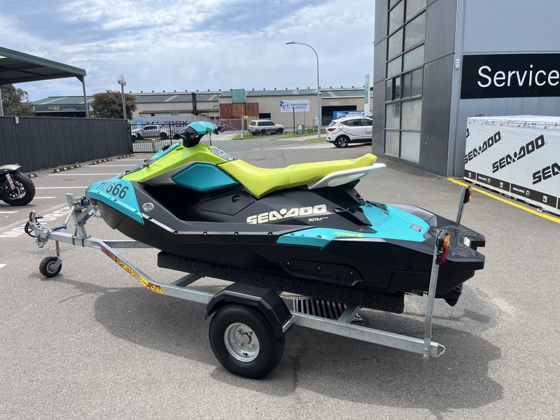 2022 Sea-Doo Spark 3-UP iBR64657504121347112