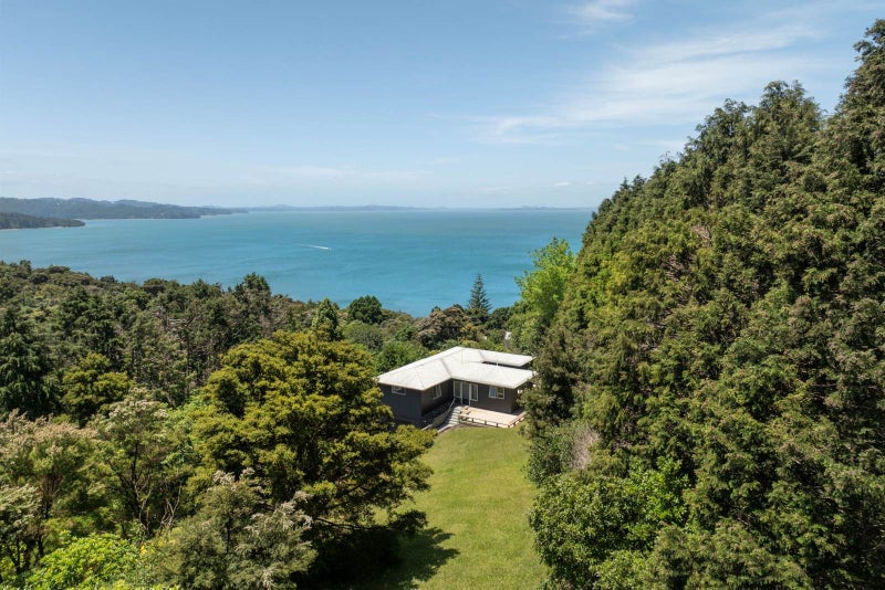 SPECTACULAR HARBOUR VIEWS & UNRIVALLED PRIVACY64657713317761110