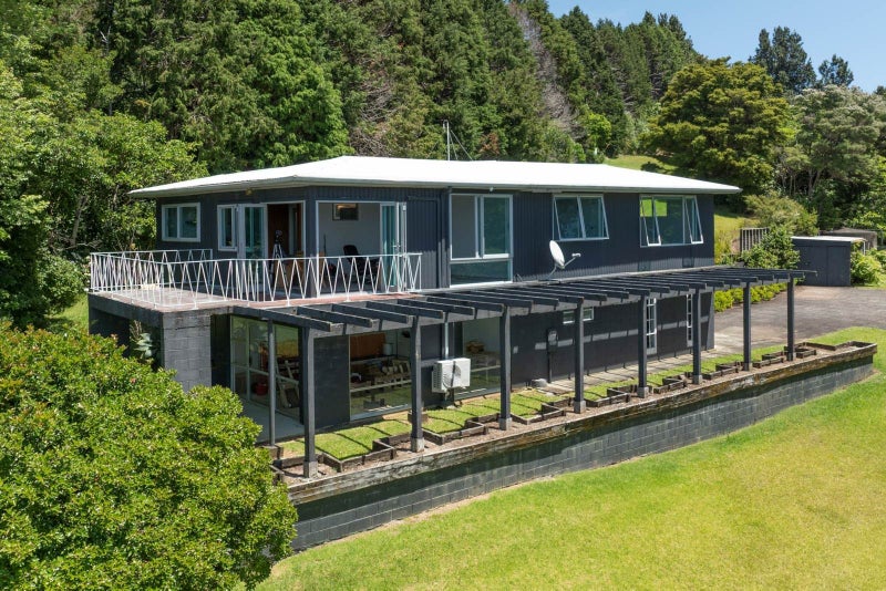 SPECTACULAR HARBOUR VIEWS & UNRIVALLED PRIVACY64657713317761111