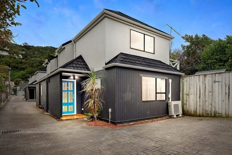 Lyall Bay, 2 bedrooms64657812352130110