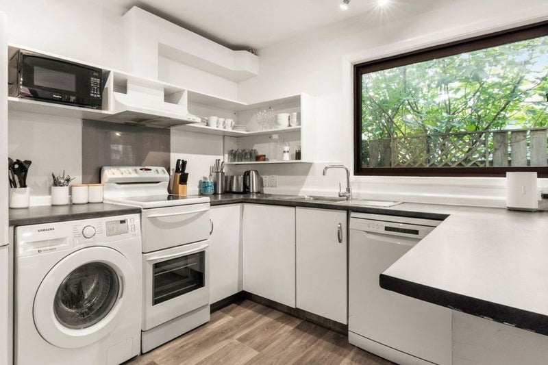 Lyall Bay, 2 bedrooms64657812352130113