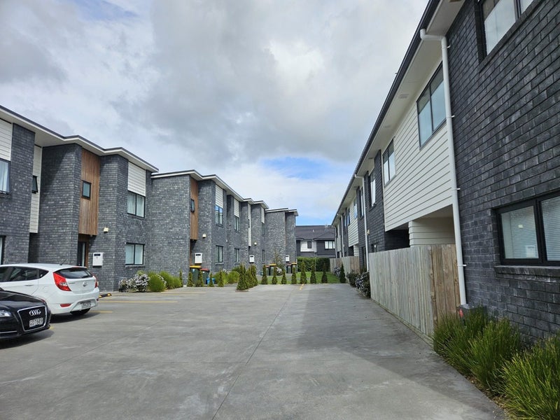 Silverdale, 2 bedrooms64657812336003110