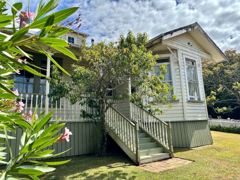 Waiuku, 4 bedrooms64657911881729111