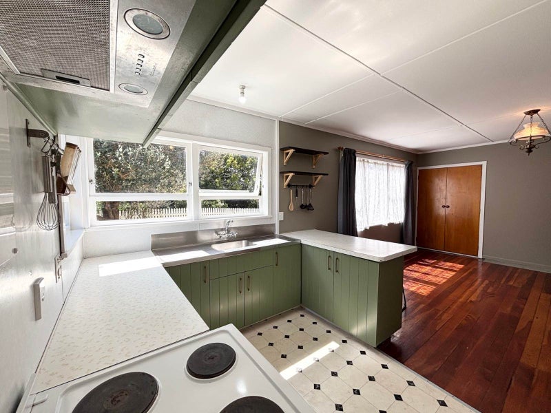 Waiuku, 4 bedrooms64657911881729113