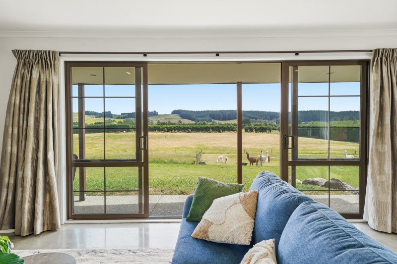 Where the Scenery Does All the Showing Off!64657911968386112