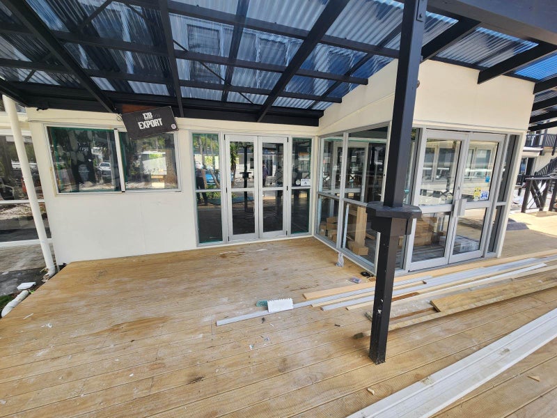 IMAGINE YOUR IDEAL BAR OR EATERY HERE!64658207980417114