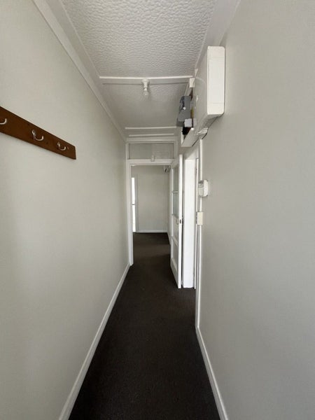 Newtown, 3 bedrooms64658096898817111