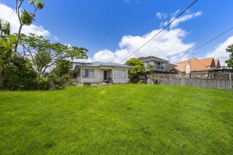 Premium Corner Site – A Rare Development Prospect64658207848067113