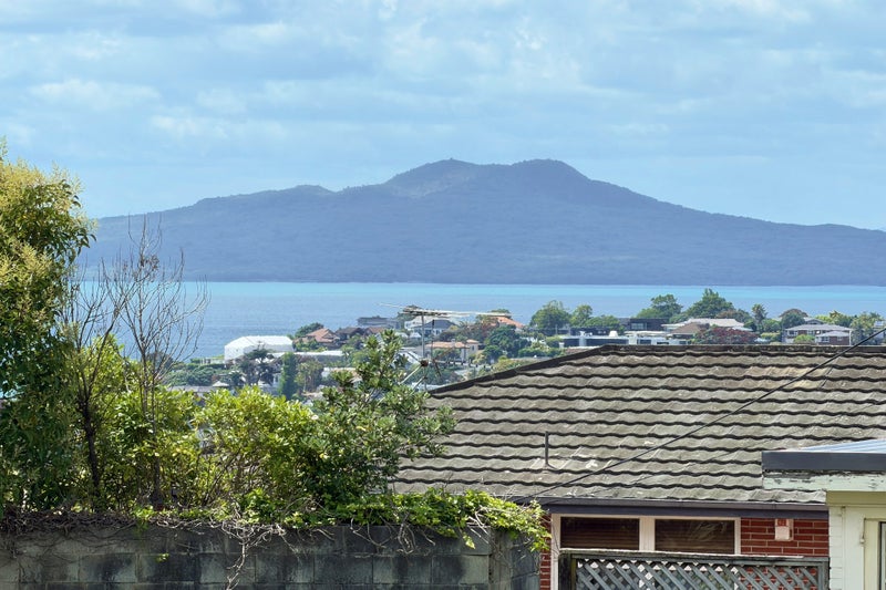 Premium Corner Site – A Rare Development Prospect64658207848067111