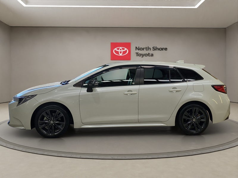 2021 Toyota Corolla Touring 1.8L Hybrid Station...64658404865410113