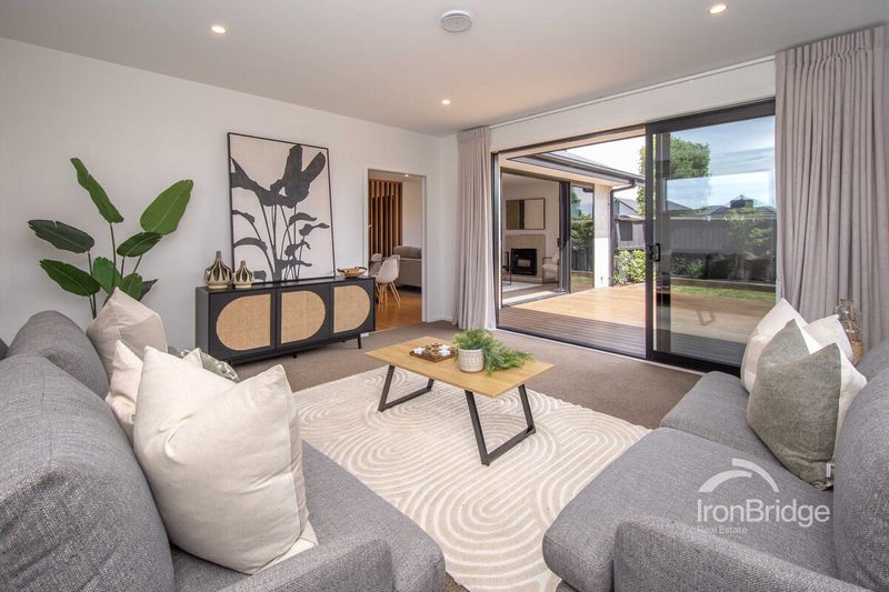 Sun-Soaked Sanctuary64658404945793112