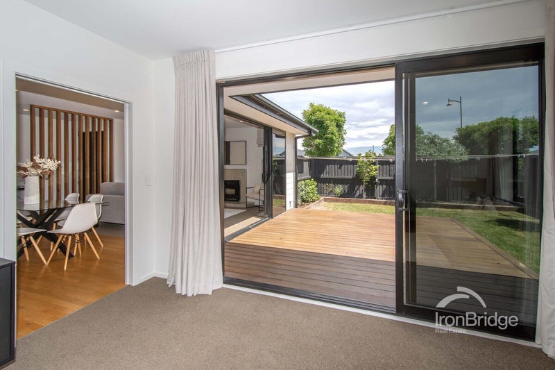 Sun-Soaked Sanctuary64658404945793113