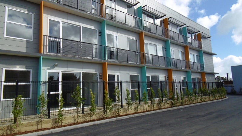 Papatoetoe, Studio64658899125121110