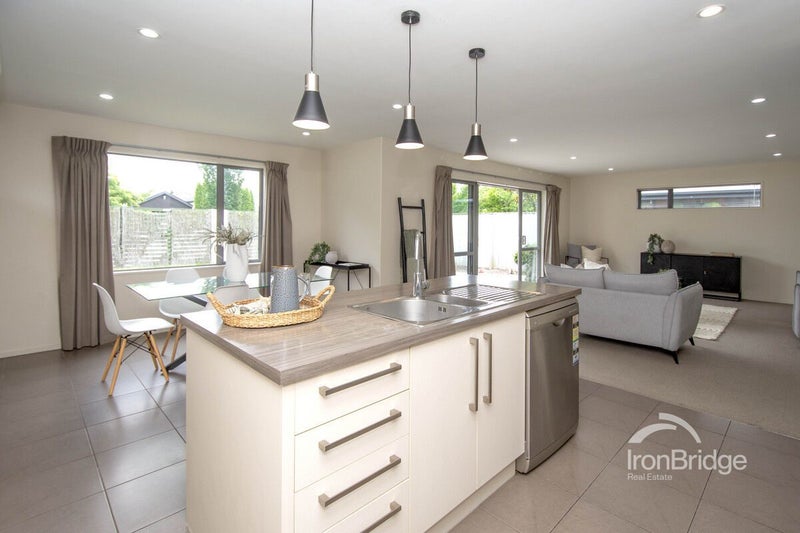 Space, Style, and Convenience in Yaldhurst64658405017729114