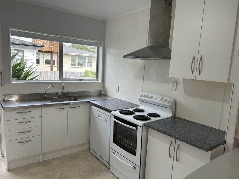 Te Atatu Peninsula, 3 bedrooms64658405086083114