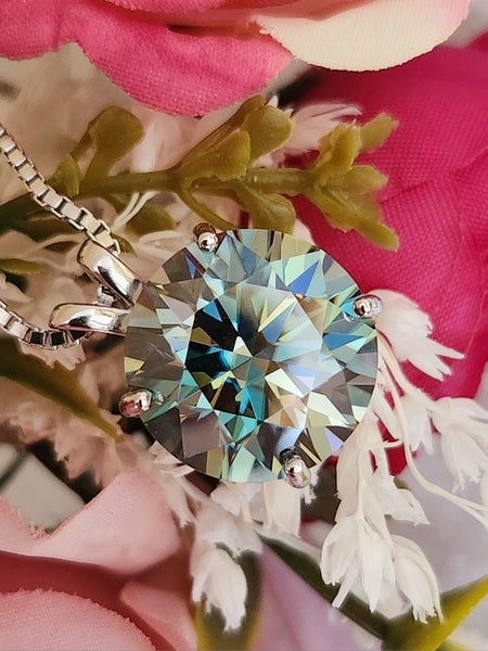 Green Moissanite Pendant & Chain in solid 925 Silver Carousel 1