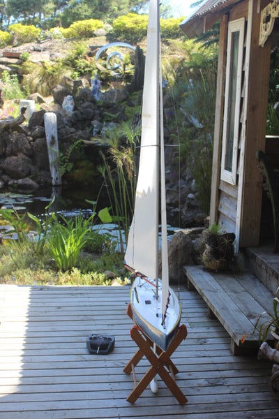 Radio controlled yacht Carousel 14