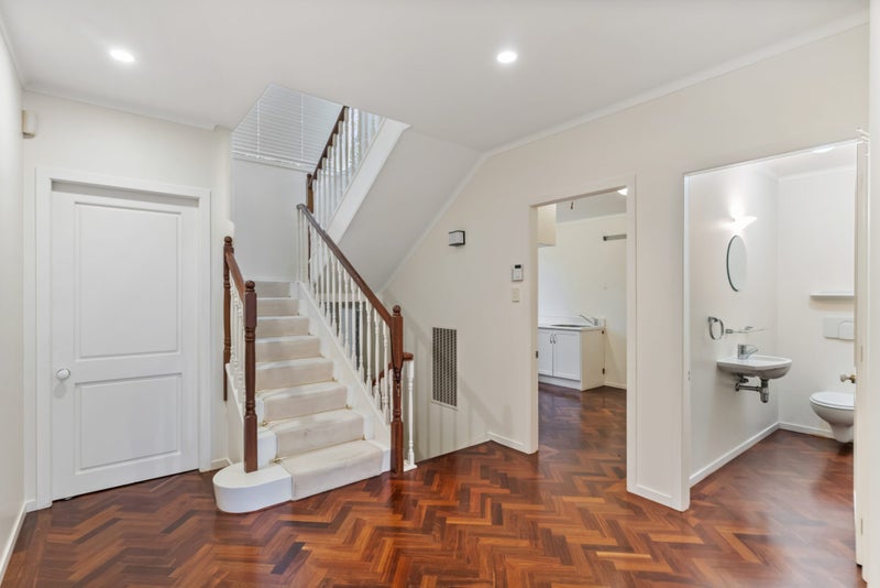 Remuera, 4 bedrooms64658688597890112