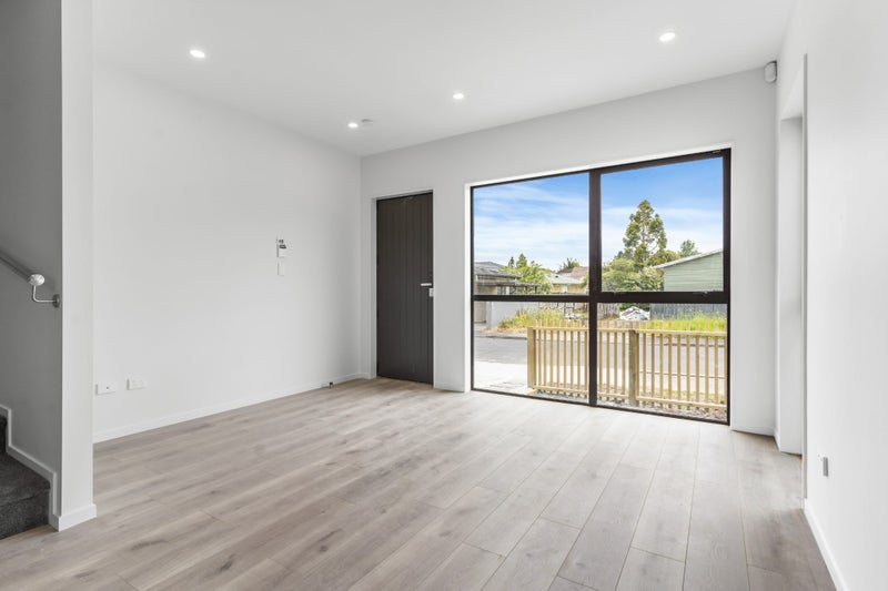 Henderson, 5 bedrooms64658688627842112