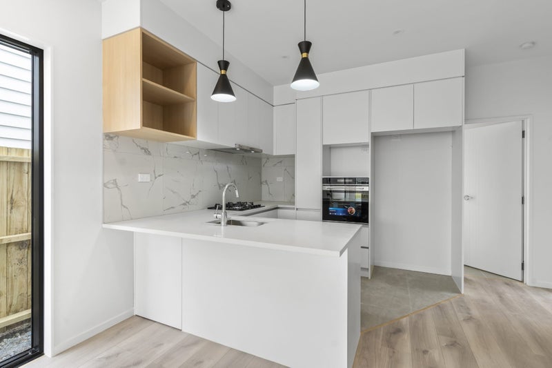 Henderson, 5 bedrooms64658688627842113