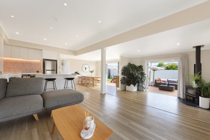 Beautifully Renovated Family Haven64658799687426113