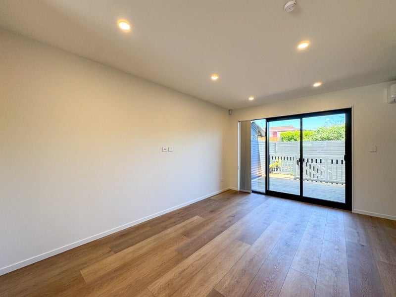 Mangere Bridge, 2 bedrooms64658799763457112