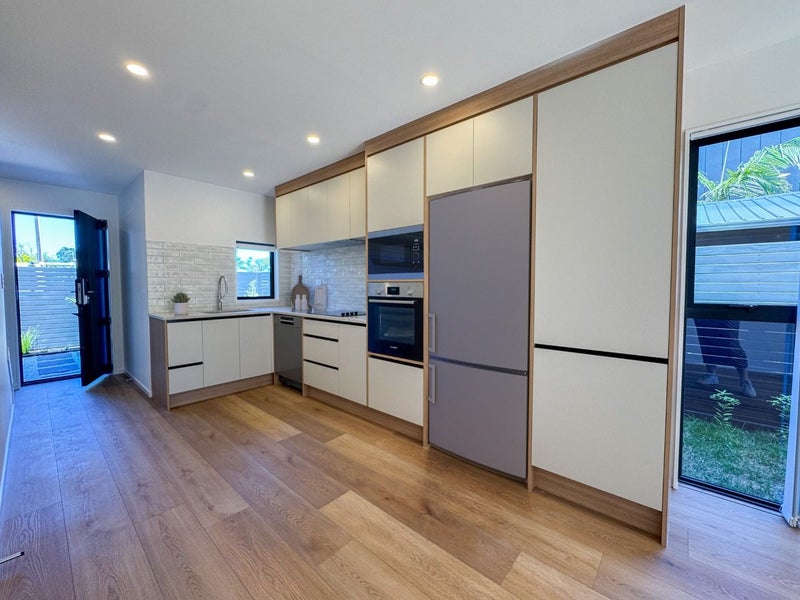 Mangere Bridge, 2 bedrooms64658799812099111