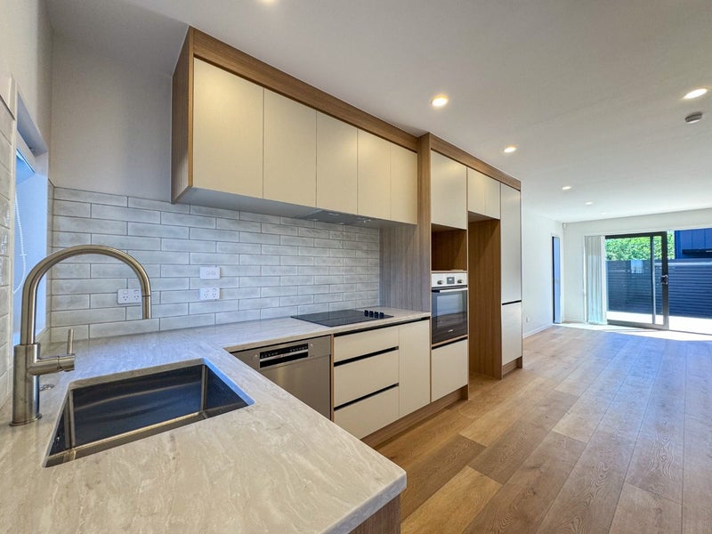 Mangere Bridge, 2 bedrooms64658799812099112