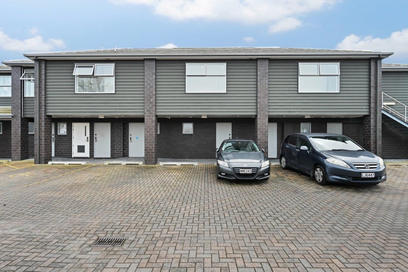 Melville, 1 bedroom64658799852290110