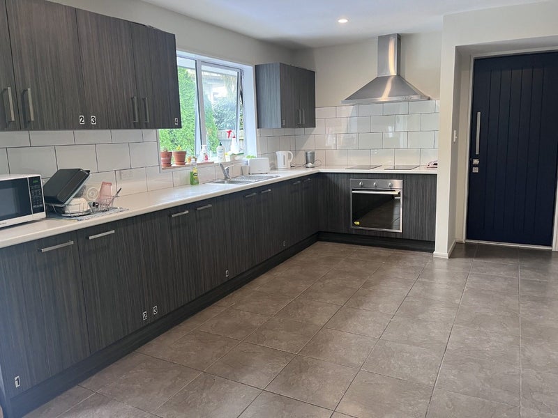 Sydenham, 1 bedroom64658899117187112