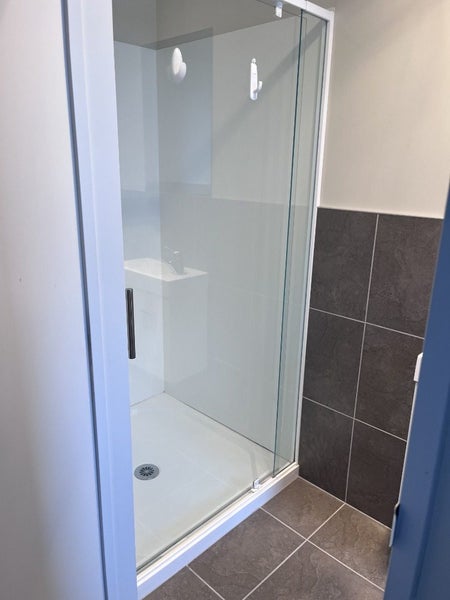 Sydenham, 1 bedroom64658899117187113