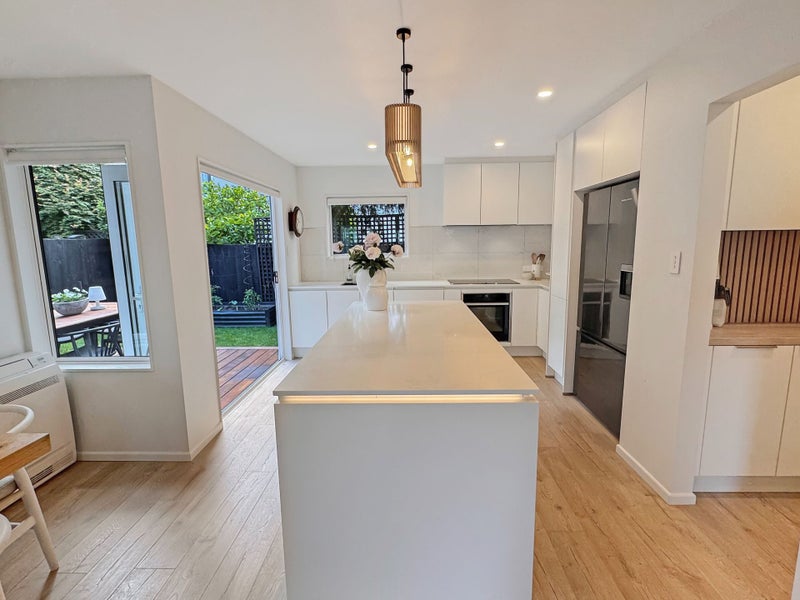 St. Albans, 4 bedrooms64658899155715111