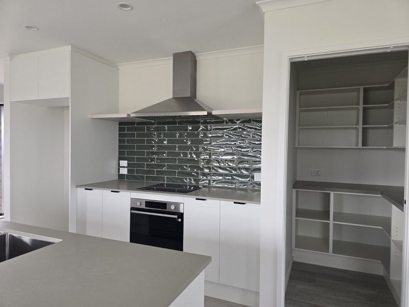 Elgin, 3 bedrooms64659196759554111