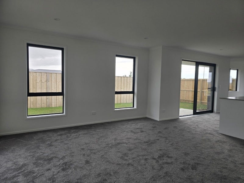 Elgin, 3 bedrooms64659196759554114