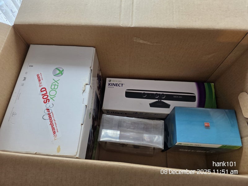 Xbox 360 E Console & Collector Accessories Bundle Carousel 20