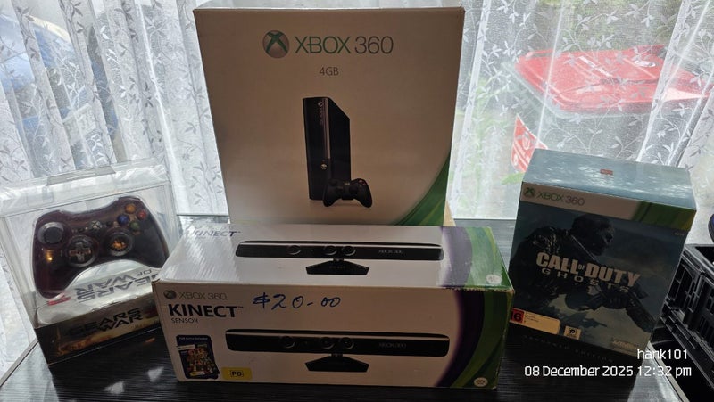 Xbox 360 E Console & Collector Accessories Bundle Carousel 1